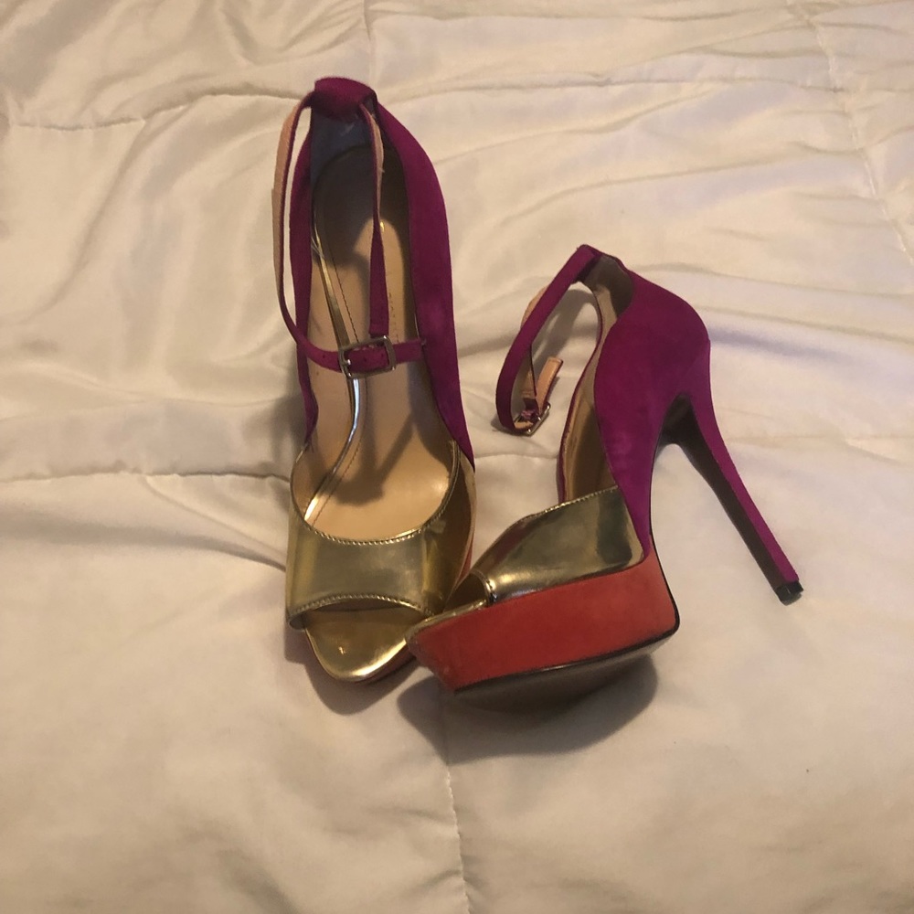 Shoes - Picture 2 of 4